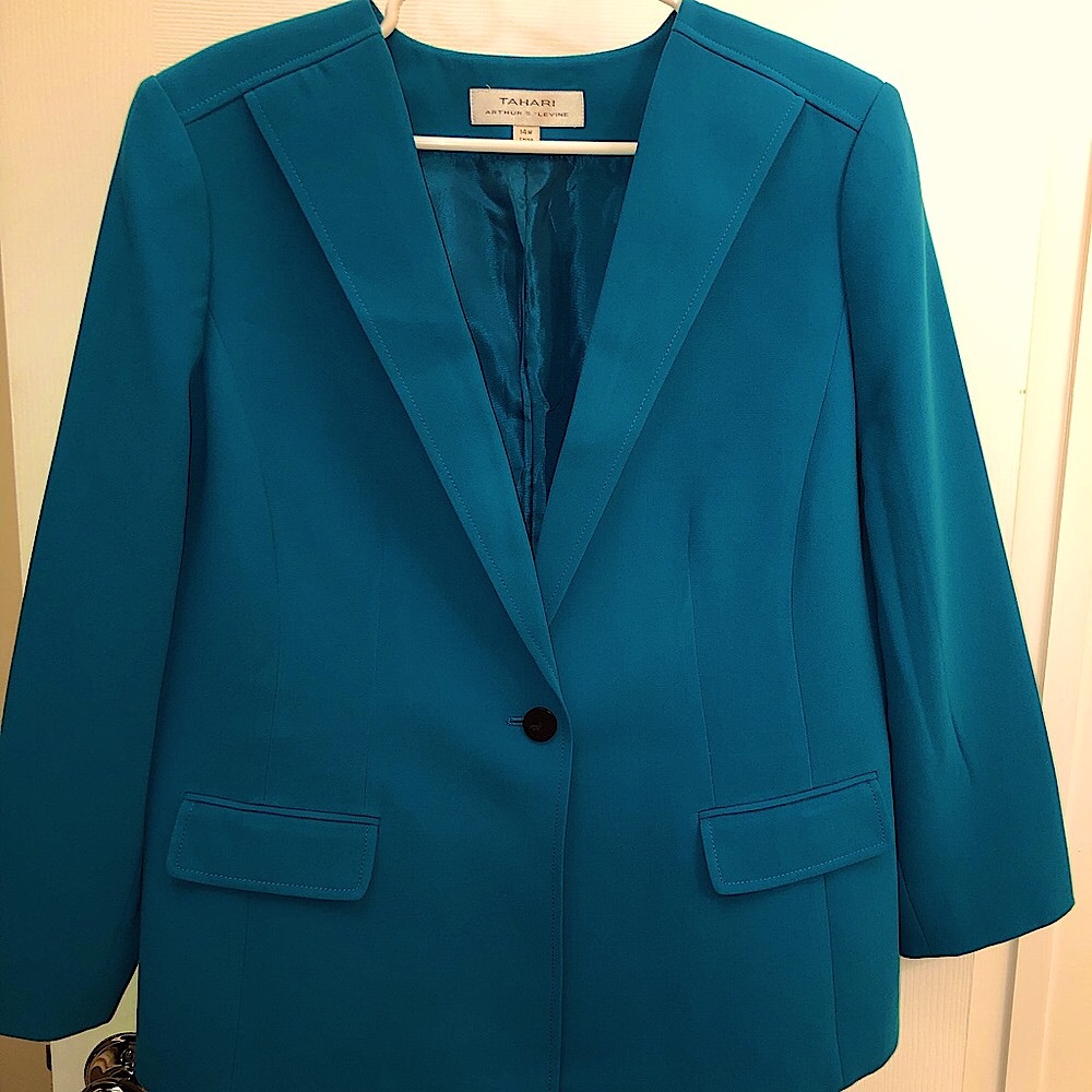 Tahari Jacket/Blazer